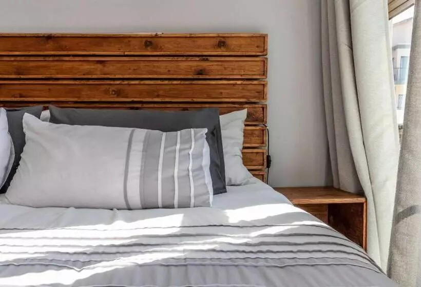 Cozy All In One Ocean View Apartment