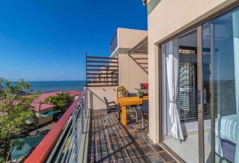 Cozy All In One Ocean View Apartment