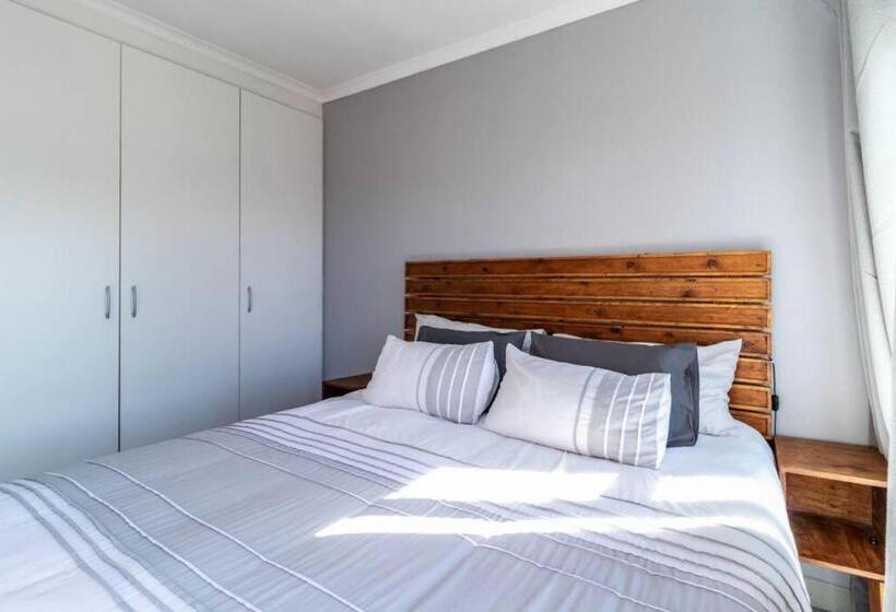 Cozy All In One Ocean View Apartment