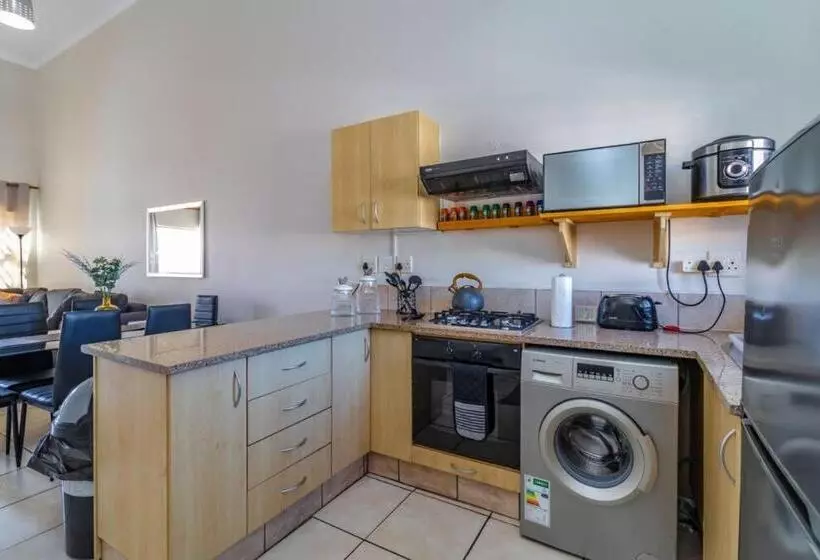 Cozy All In One Ocean View Apartment