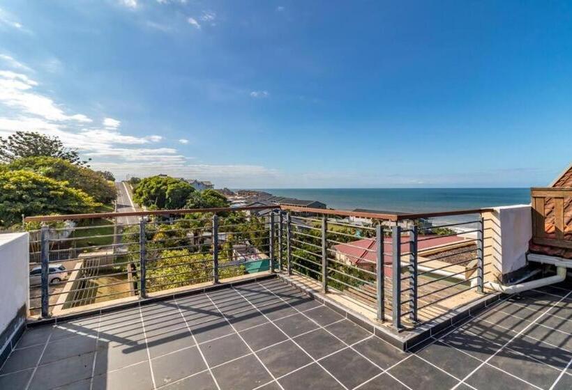 Cozy All In One Ocean View Apartment