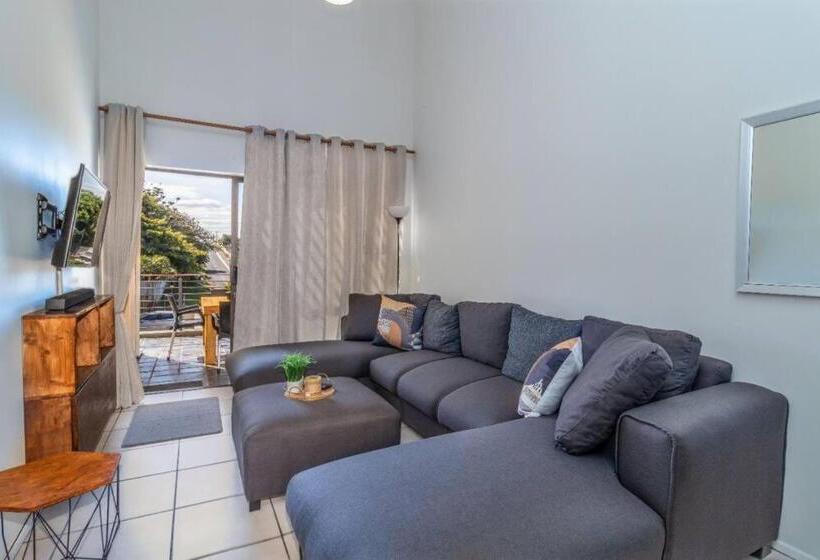 Cozy All In One Ocean View Apartment