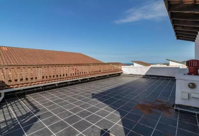 Cozy All In One Ocean View Apartment