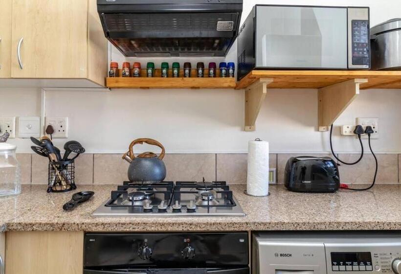 Cozy All In One Ocean View Apartment