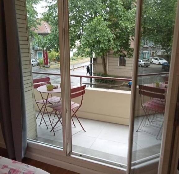 Joli F2 Neuf Tout équipé Proche Centre Annecy Et Gare