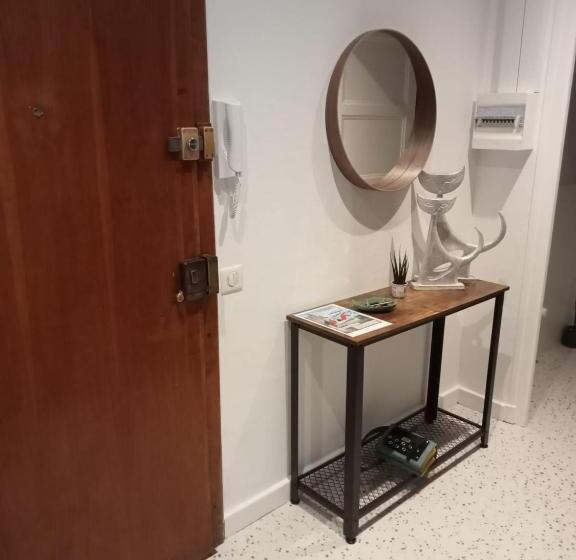 Joli F2 Neuf Tout équipé Proche Centre Annecy Et Gare