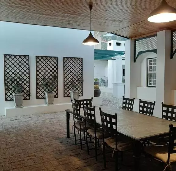 Majatalo De Graaff Manor