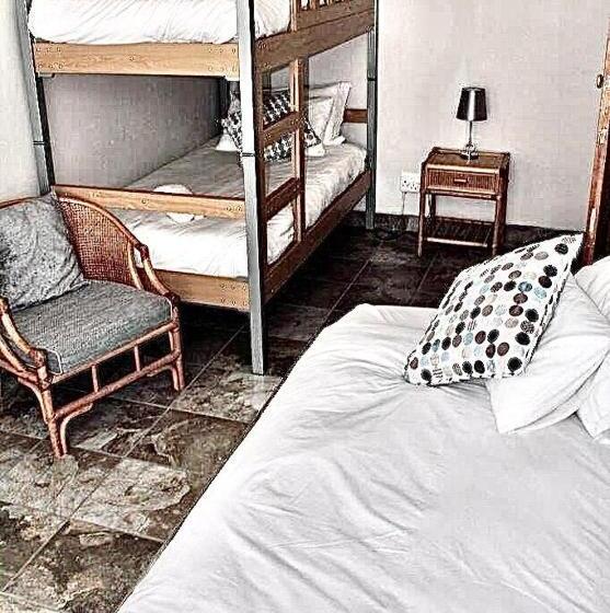 بنسيون De Graaff Manor