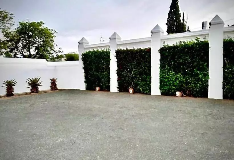 Majatalo De Graaff Manor