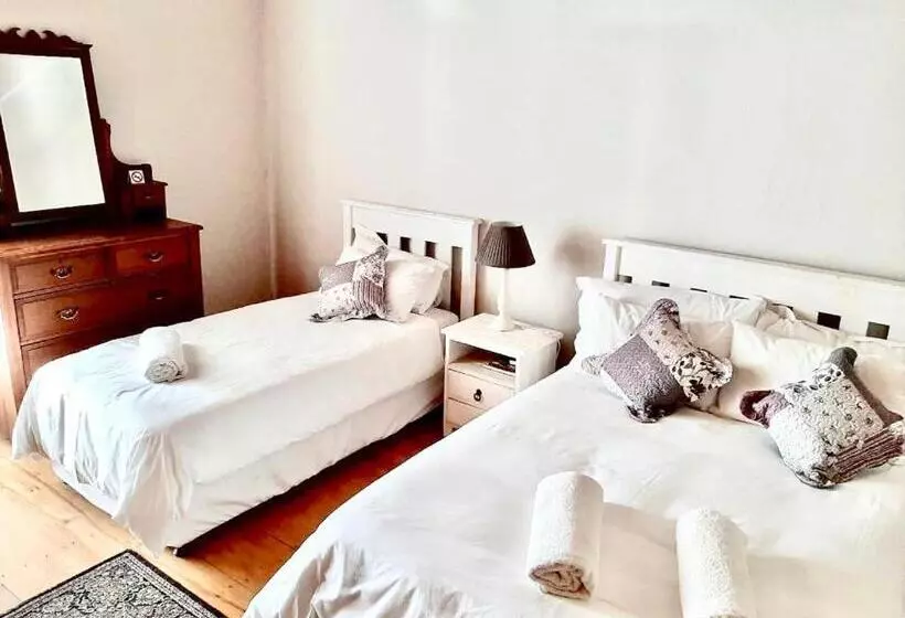 Majatalo De Graaff Manor