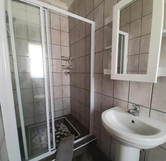 بنسيون De Graaff Manor