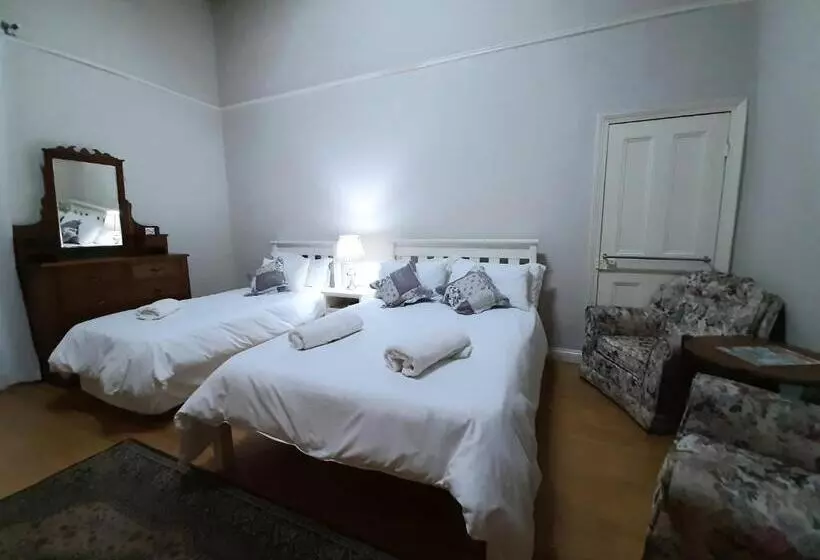 Majatalo De Graaff Manor