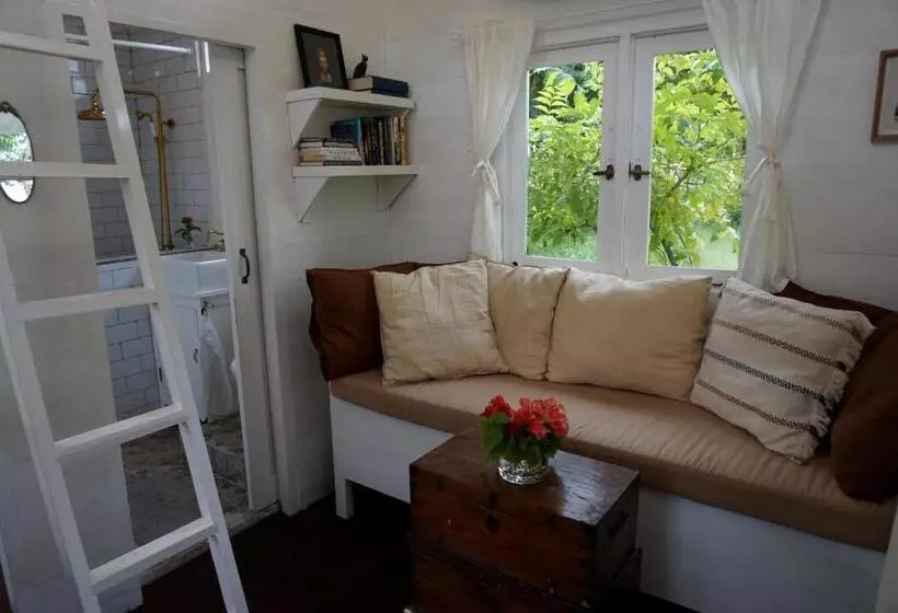 Samadhi Sunrise Temple Villa