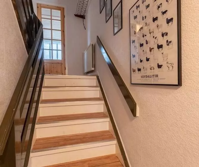 Scenic Village / Nature / Cozy House / 4 Br