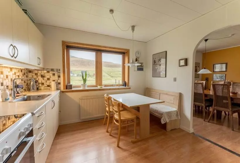 Scenic Village / Nature / Cozy House / 4 Br