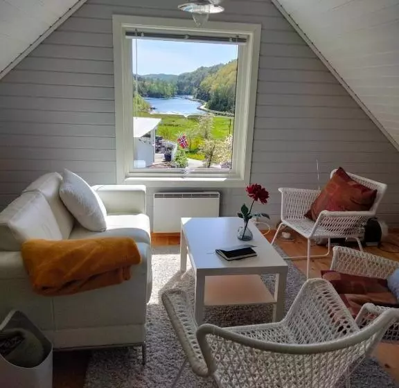 Anneks I Naturskjønne Gitlevåg