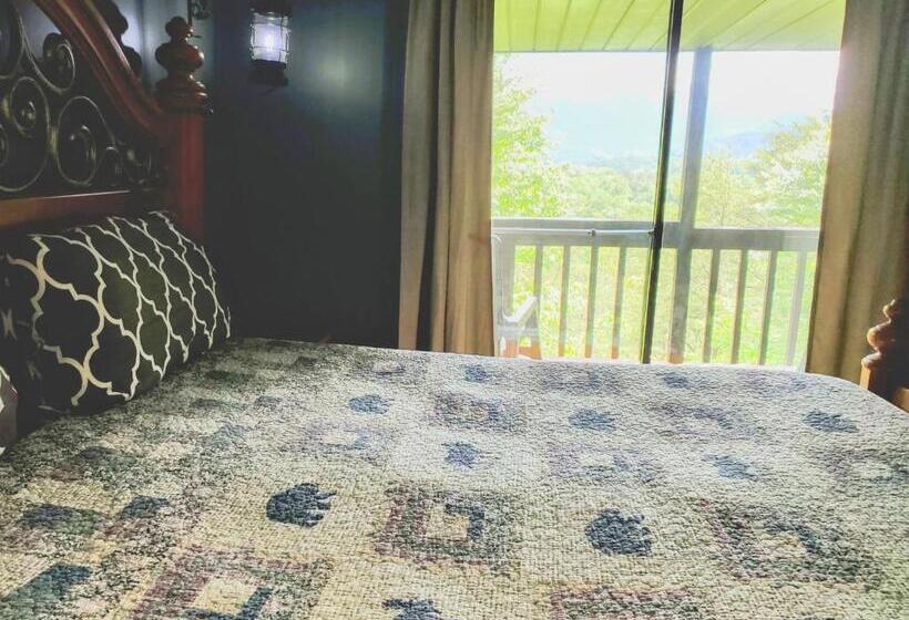 Hillbilly Hilton Pet Friendly Sleeps 4 Free Tickets Mountain View