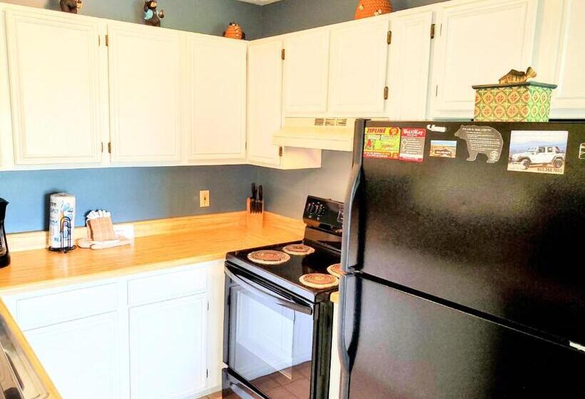 Hillbilly Hilton Pet Friendly Sleeps 4 Free Tickets Mountain View