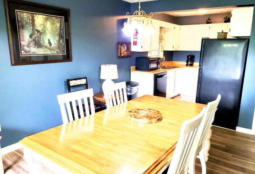 Hillbilly Hilton Pet Friendly Sleeps 4 Free Tickets Mountain View