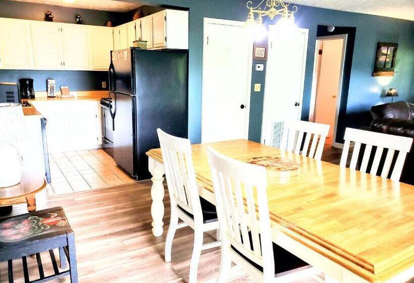 Hillbilly Hilton Pet Friendly Sleeps 4 Free Tickets Mountain View