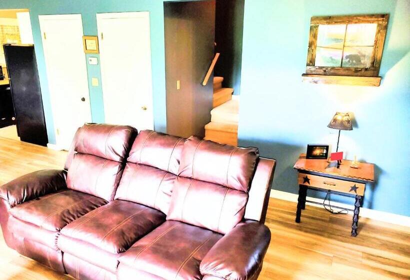 Hillbilly Hilton Pet Friendly Sleeps 4 Free Tickets Mountain View