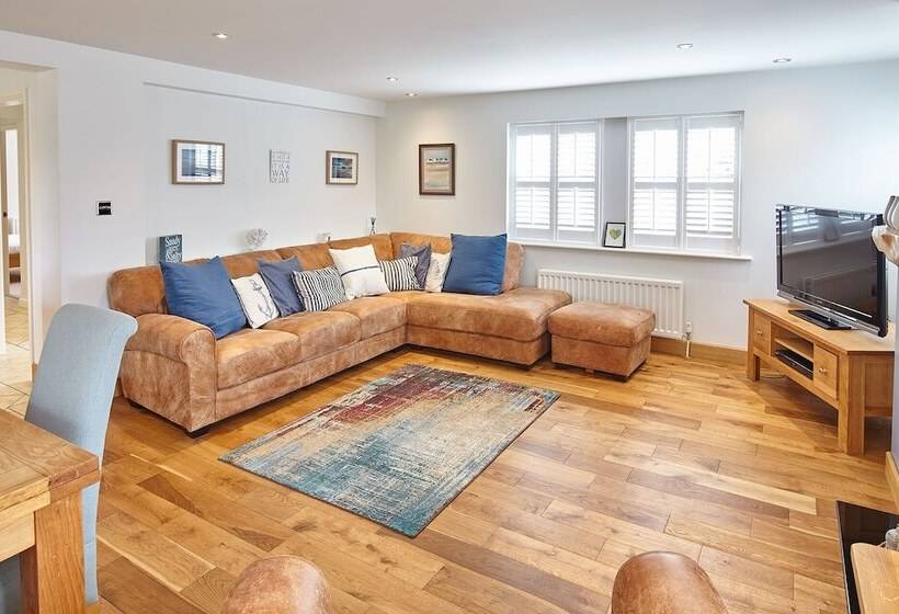 Host & Stay Doray House