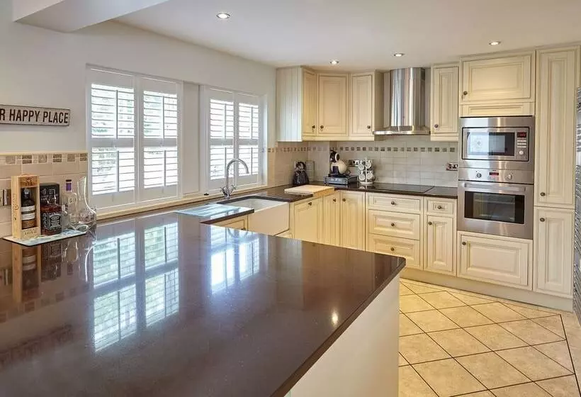 Host & Stay   Doray House