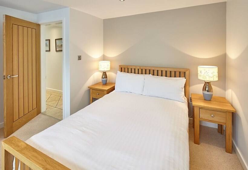 Host & Stay Doray House