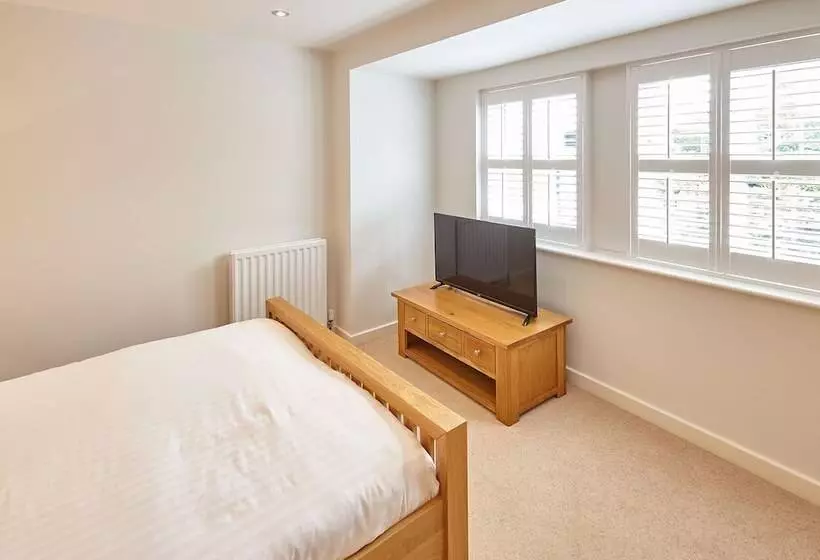 Host & Stay   Doray House