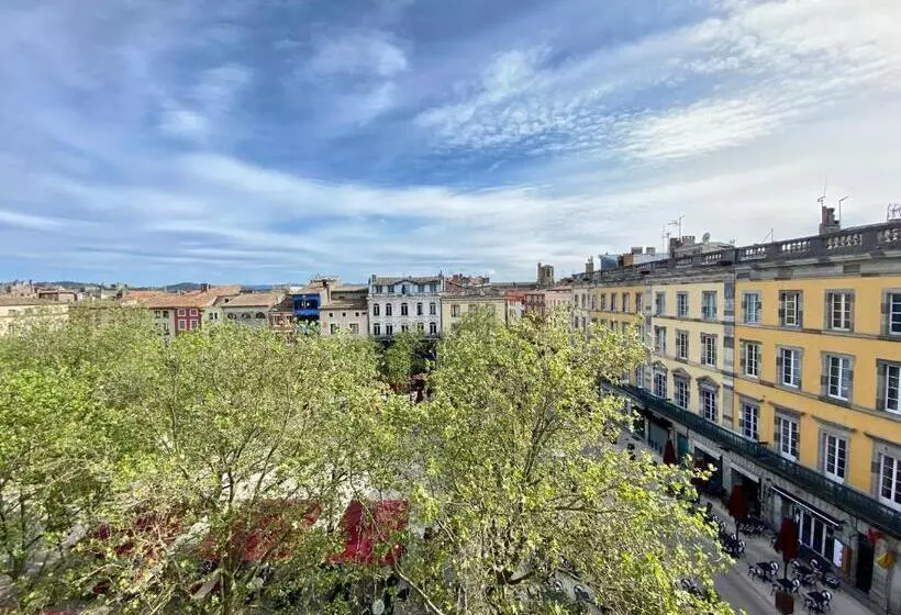 L Aigle D Or   Vue Cité Médiévale