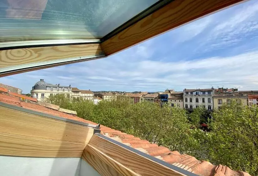 L Aigle D Or   Vue Cité Médiévale