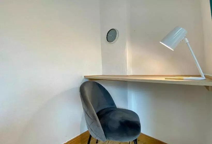 L Aigle D Or   Vue Cité Médiévale