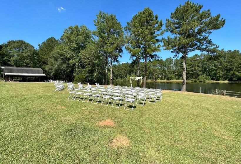 Refuge Ranch Retreat Log Cabin Lake 53+ Acres