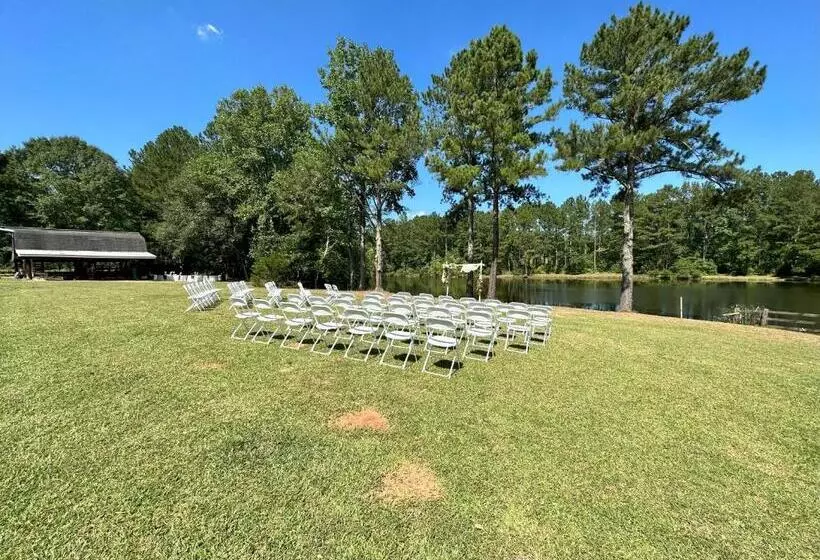 Refuge Ranch Retreat Log Cabin Lake 53+ Acres