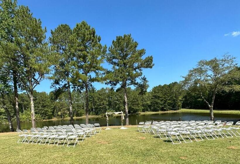 Refuge Ranch Retreat Log Cabin Lake 53+ Acres