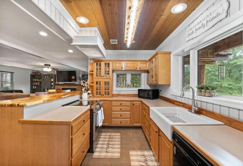 Refuge Ranch Retreat Log Cabin Lake 53+ Acres