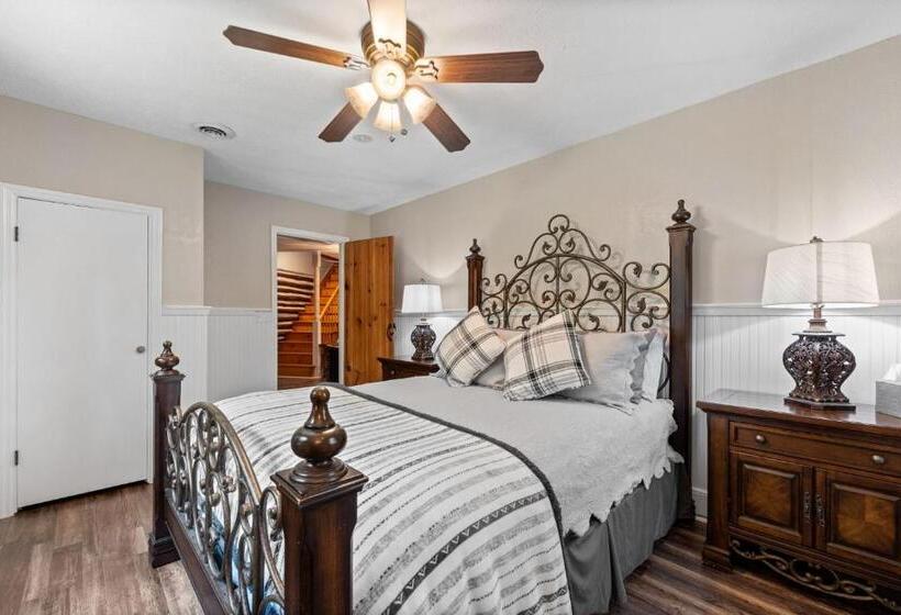 Refuge Ranch Retreat Log Cabin Lake 53+ Acres