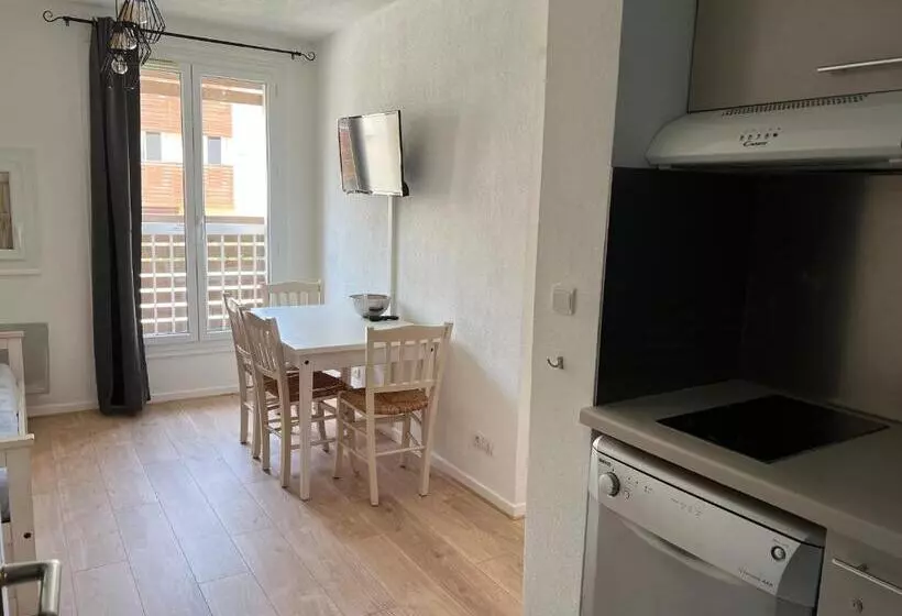 T2 Climatisé à L Ile D Or Avec Piscine Près De La Plage