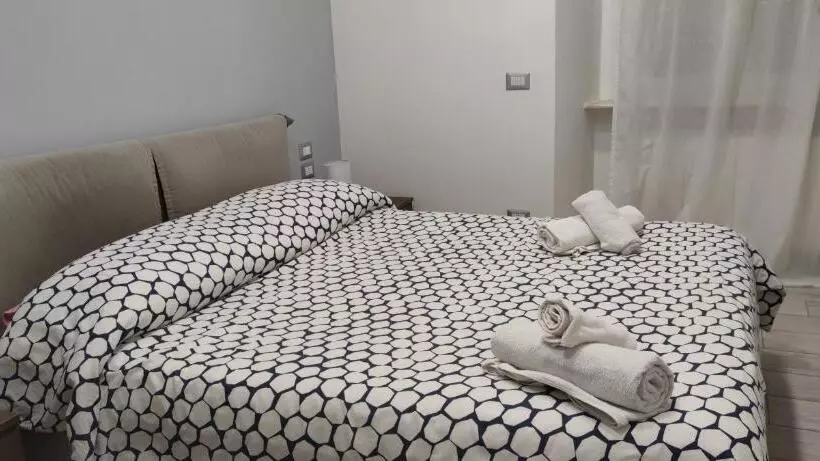 تختخواب و صبحانه Guest House Via Milano