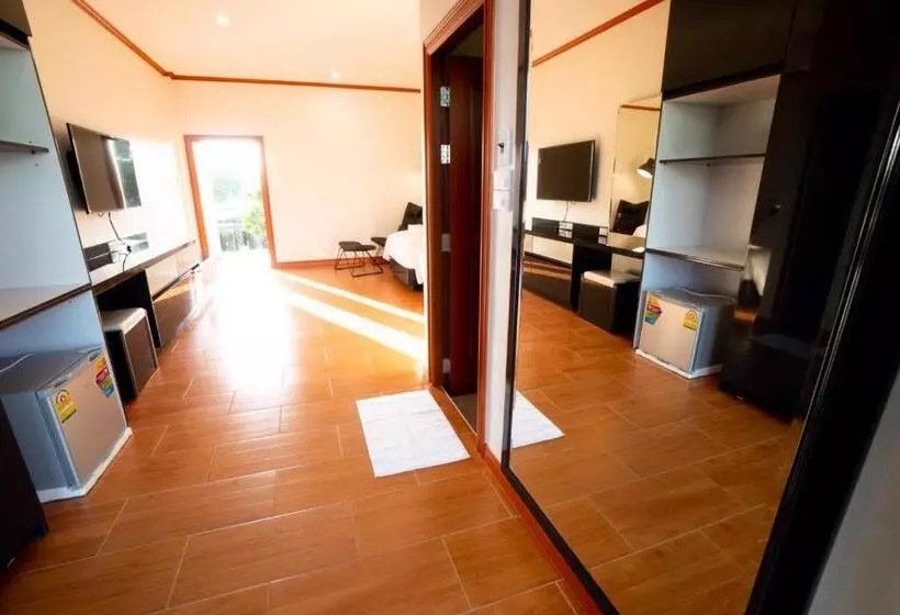 ホテル Baan Anong