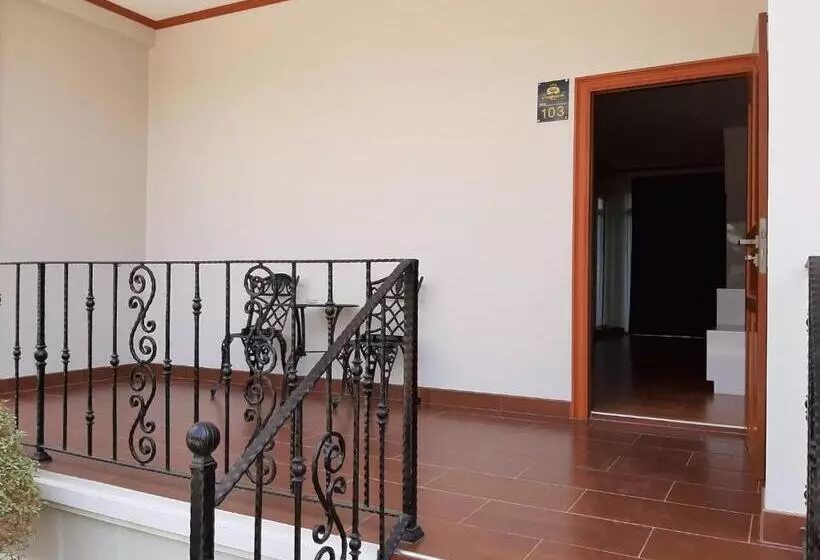 ホテル Baan Anong