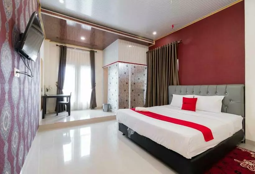 Hotelli Reddoorz Syariah Near Minangkabau International Aiport