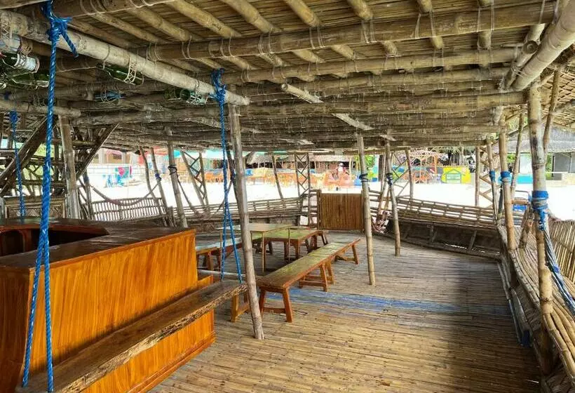 Majatalo Bamboo Nest Beachfront