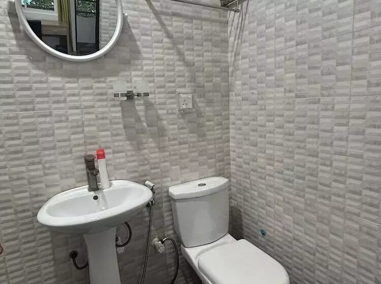 پانسیون Dhangethi Inn