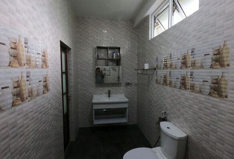 پانسیون Dhangethi Inn