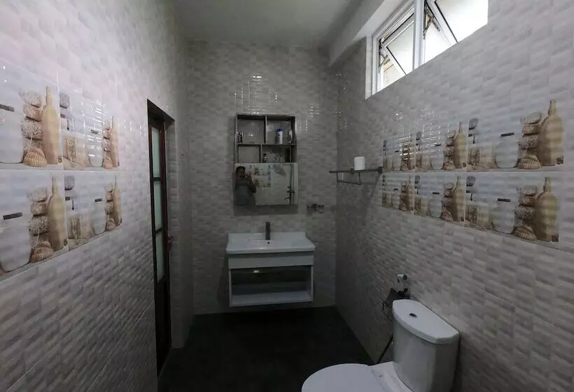 پانسیون Dhangethi Inn