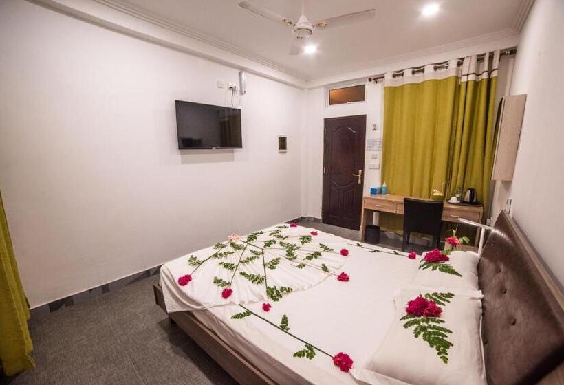 پانسیون Dhangethi Inn