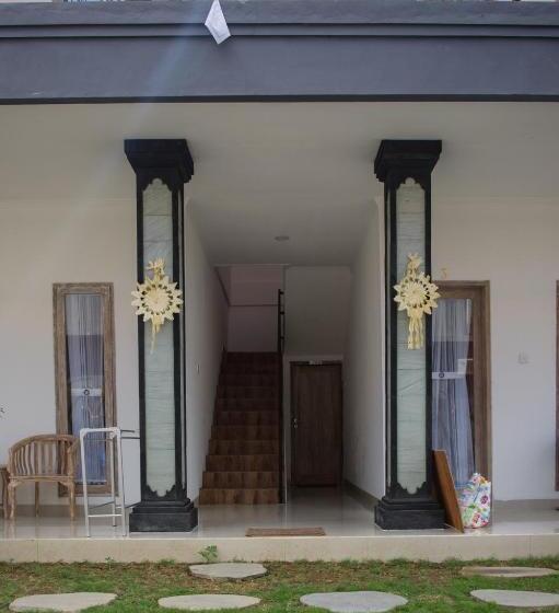 פנסיון Eva Guest House