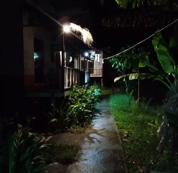 پانسیون Lanta Dareen Garden Home