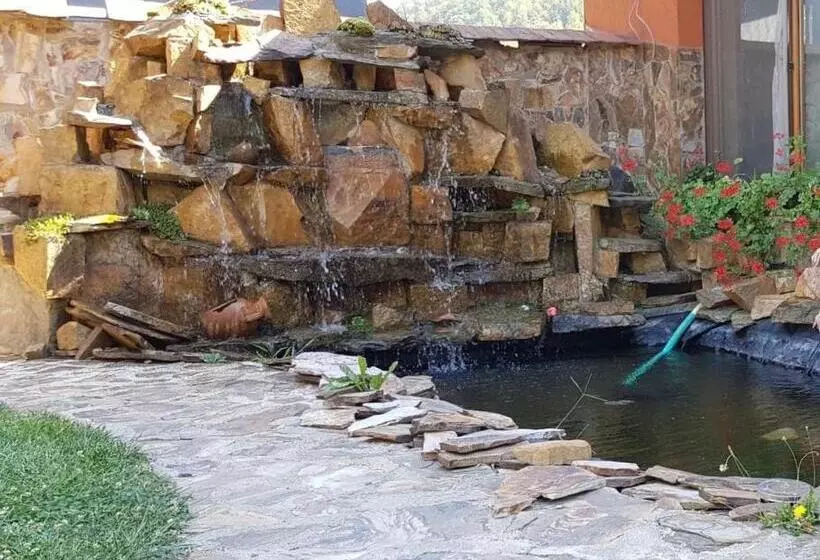 Pensiunea Raiul Munților